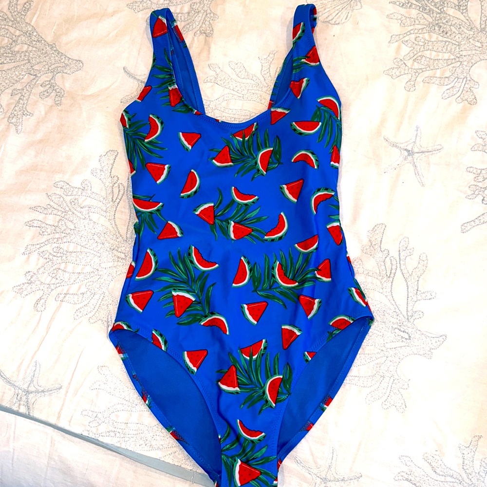 Old Navy Women’s One Piece Swimsuit